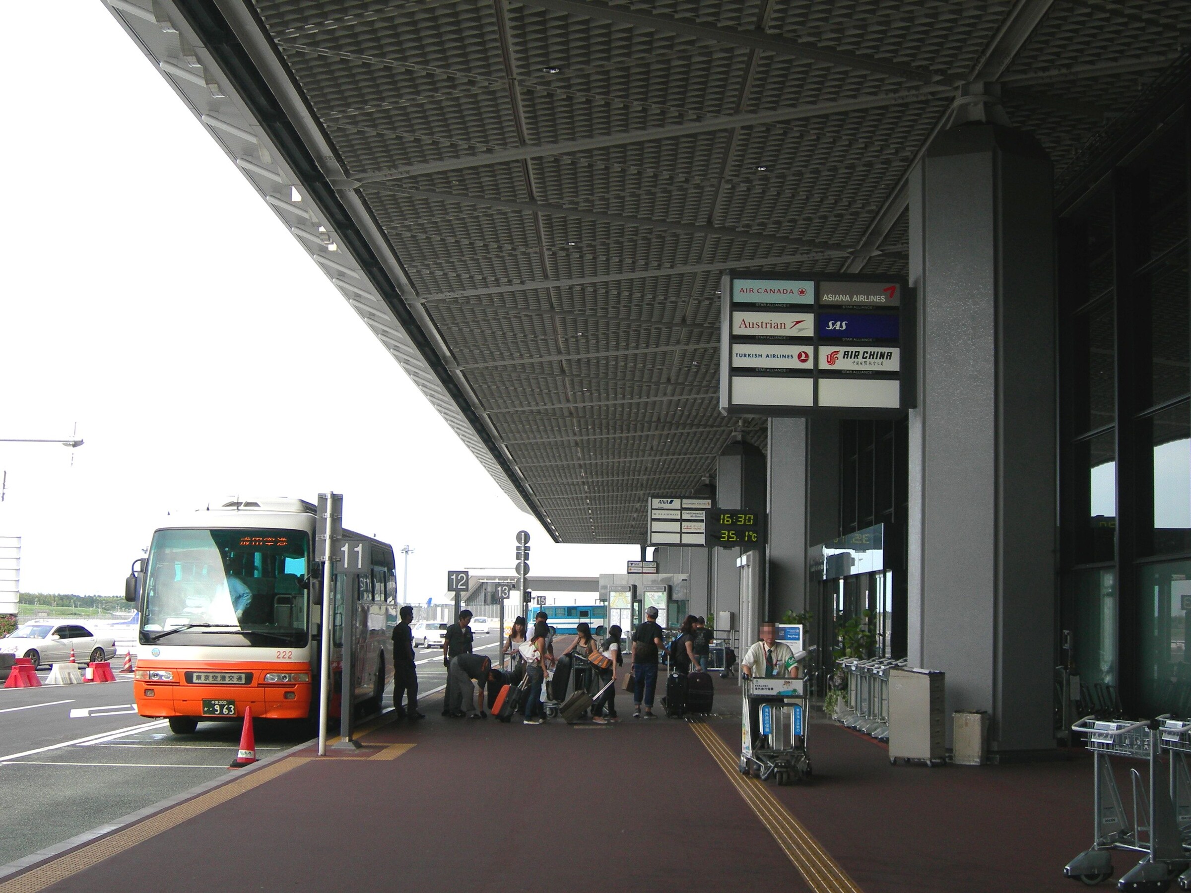 Airport Limousine bus beside the Narita terminal